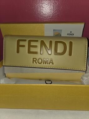 Yellow Women’s Chain Shoulder Bag New In Box